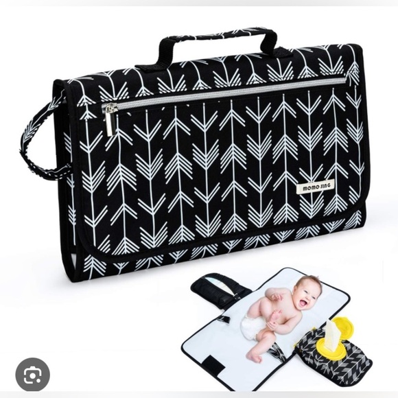 Portable changing pad - Picture 1 of 6